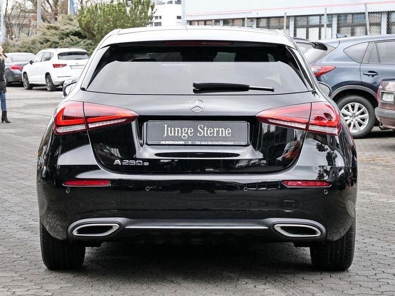 Gebraucht Mercedes A250 Progressive 218 PS (160 kW) 2021 Nachtschwarz Limousine