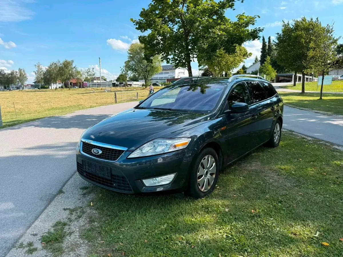 Gebraucht Ford Mondeo 140 PS (102 kW) 2009 Grau Kombi