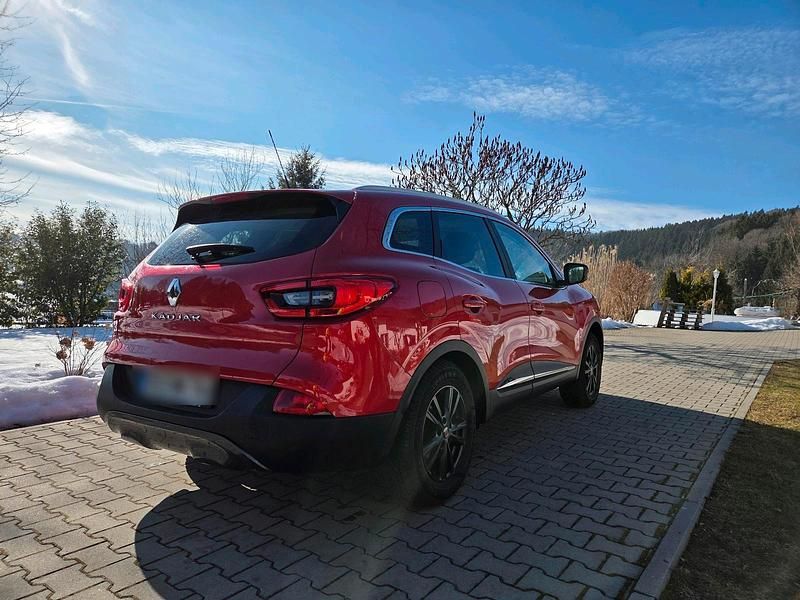 Gebraucht Renault Kadjar 131 PS (96 kW) 2016 Rot SUV