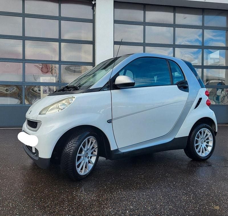 Weiß Gebraucht 2008 Smart ForTwo Coupé Coupé | 4.990 € (Etwas zu teuer) - Bild 1/4