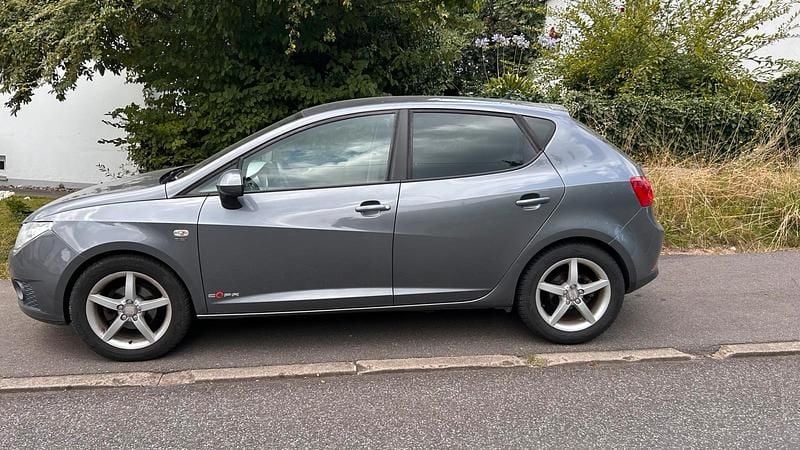 Grau Gebraucht 2012 Seat Ibiza Kleinwagen | 2.800 € (Superpreis) - Bild 1/4