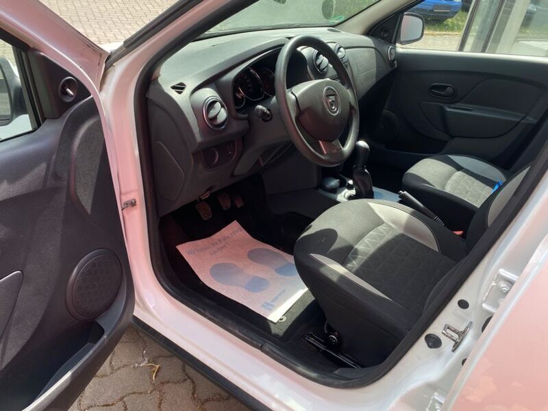 Gebraucht Dacia Sandero Stepway 90 PS (66 kW) 2014 Weiß Kleinwagen