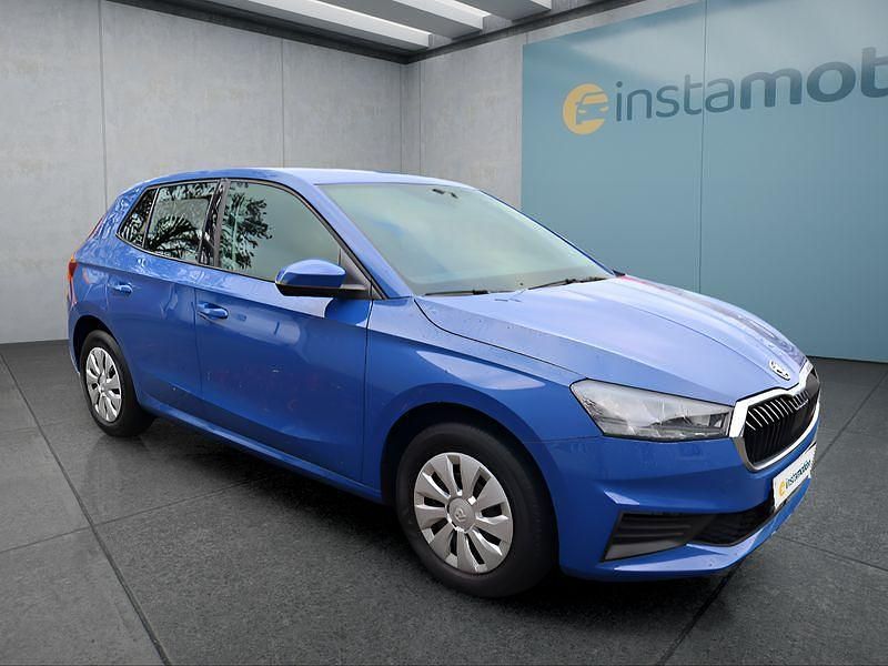 Blau Gebraucht 2022 Skoda Fabia Limousine | 10.999 € (Superpreis) - Bild 1/4
