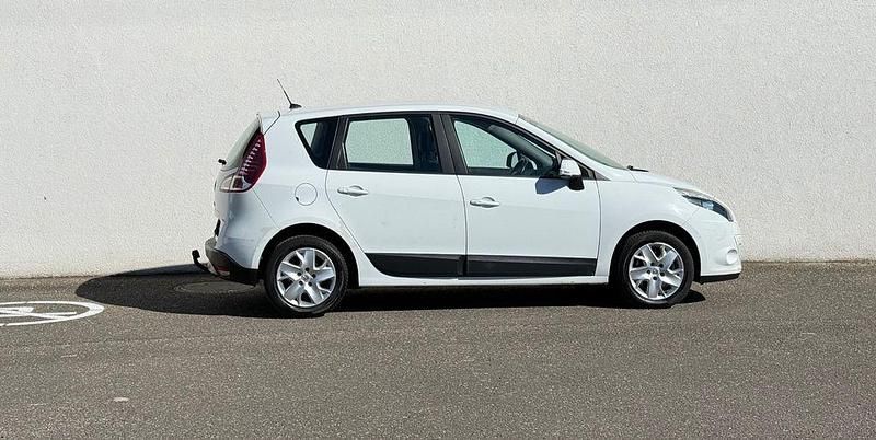 Gebraucht Renault Scénic III 110 PS (80 kW) 2011 Weiß Van / Kleinbus