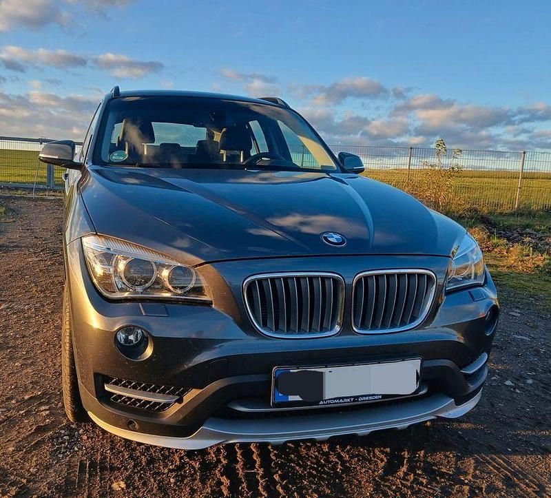 Grau Gebraucht 2014 BMW X1 Sport Line SUV | 11.500 € (Fairer Preis) - Bild 1/4