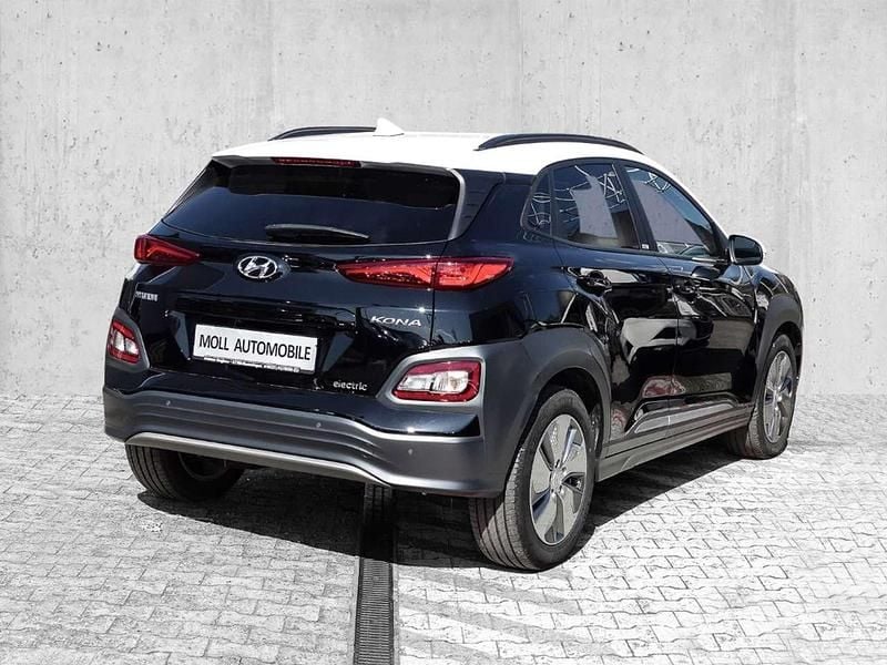 Gebraucht Hyundai Kona Premium 150 kW (204 PS) 2021 Phantom black / chalk white ro SUV