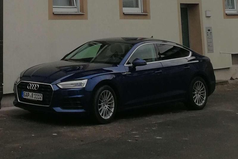 Blau Gebraucht 2018 Audi A5 Basis Coupé | 22.000 € (Superpreis) - Bild 1/1