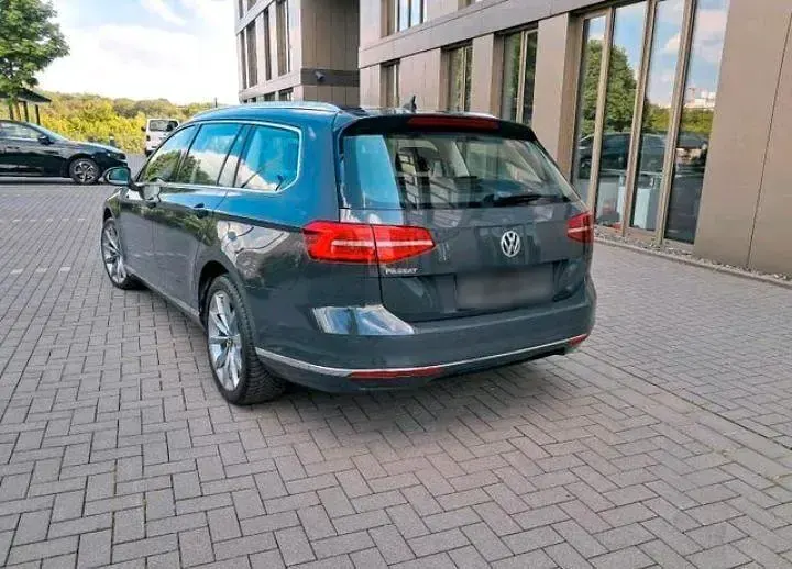 Gebraucht VW Passat Highline 150 PS (110 kW) 2019 Grau Kombi