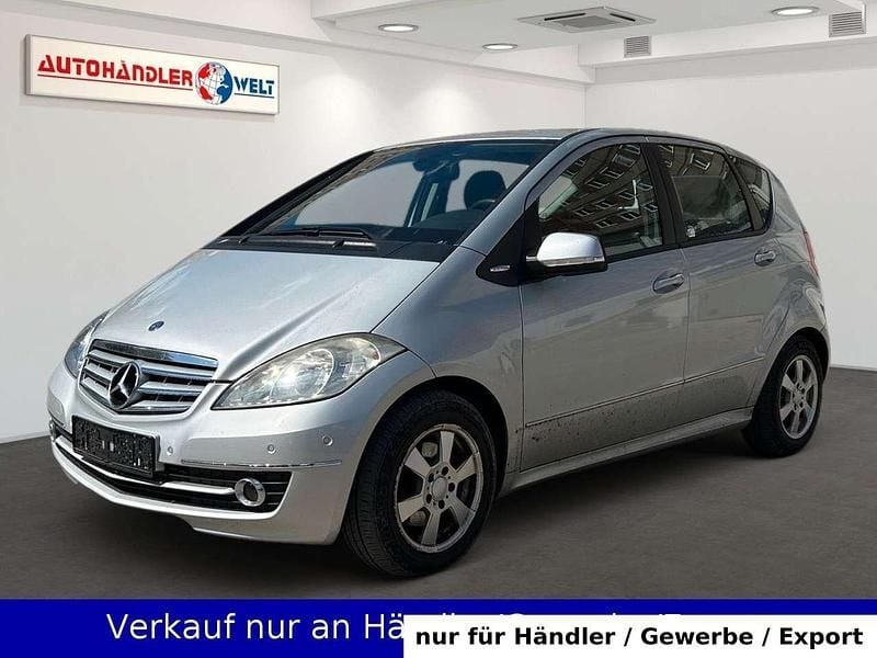 Silber Gebraucht 2010 Mercedes A180 Avantgarde Kleinwagen | 3.399 € (Superpreis) - Bild 1/3