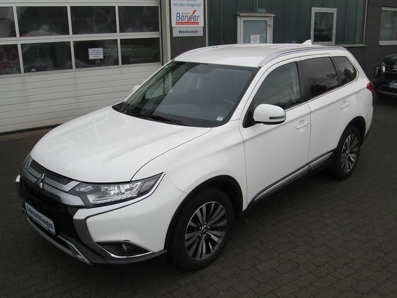 Gebraucht Mitsubishi Outlander Active 150 PS (110 kW) 2020 Weiß SUV