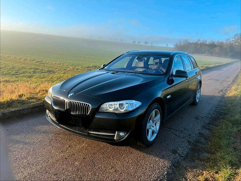 Gebraucht BMW 530 258 PS (189 kW) 2012 Schwarz Kombi
