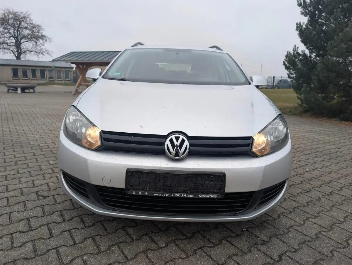 Gebraucht VW Golf VI 105 PS (77 kW) 2010 Silber Kleinwagen