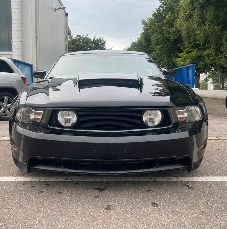 Schwarz Gebraucht 2010 Ford Mustang Coupé | 12.000 € - Bild 1/4