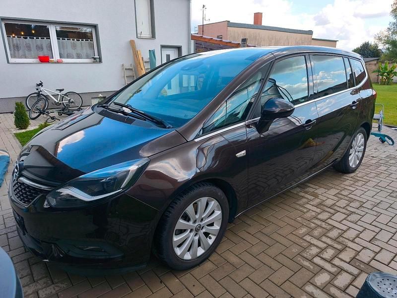 Gebraucht Opel Zafira Tourer 131 PS (96 kW) 2017 Braun Van / Kleinbus