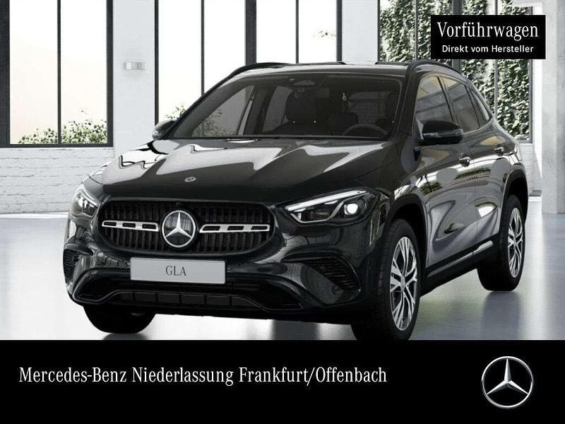 Grau Gebraucht 2025 Mercedes GLA200 AMG SUV | 42.650 € (Fairer Preis) - Bild 1/4