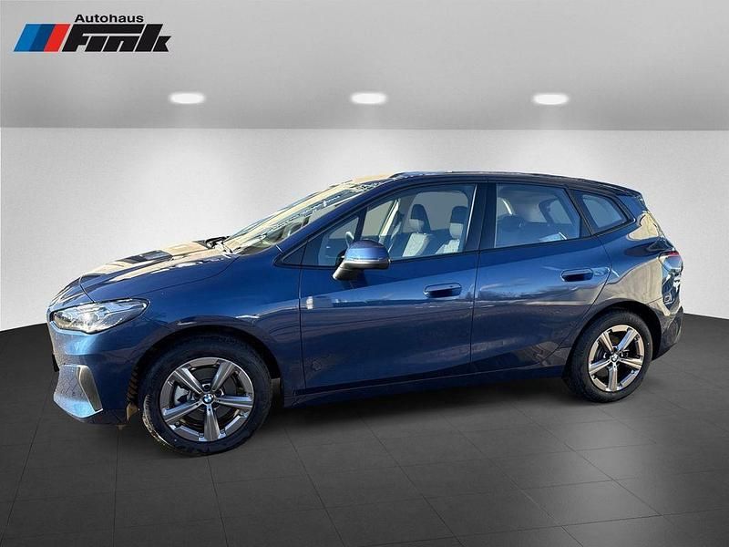 Gebraucht BMW 220 Active Tourer 170 PS (125 kW) 2025 Phytonicblau Van / Kleinbus