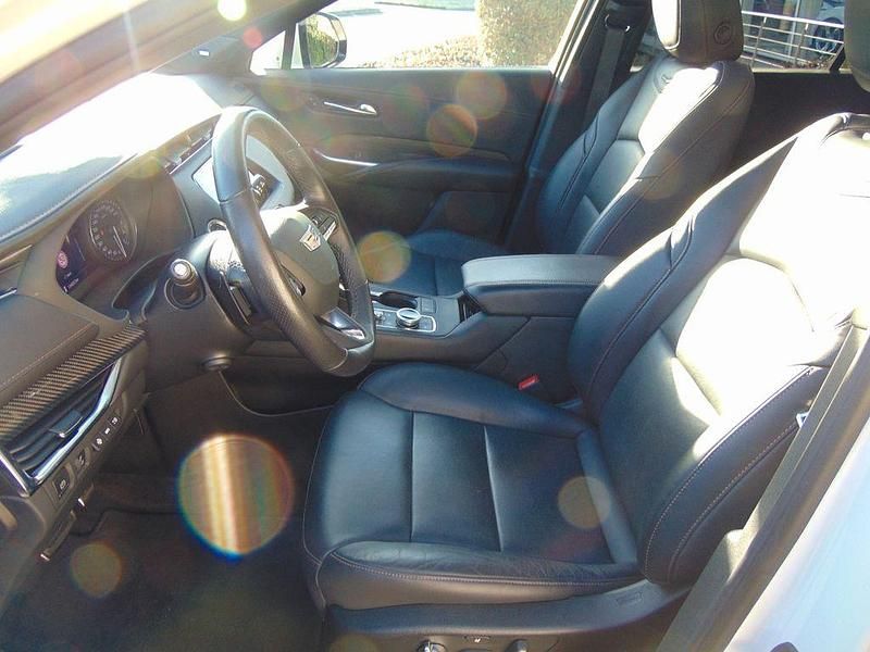 Gebraucht Cadillac XT4 174 PS (127 kW) 2022 Weiß SUV