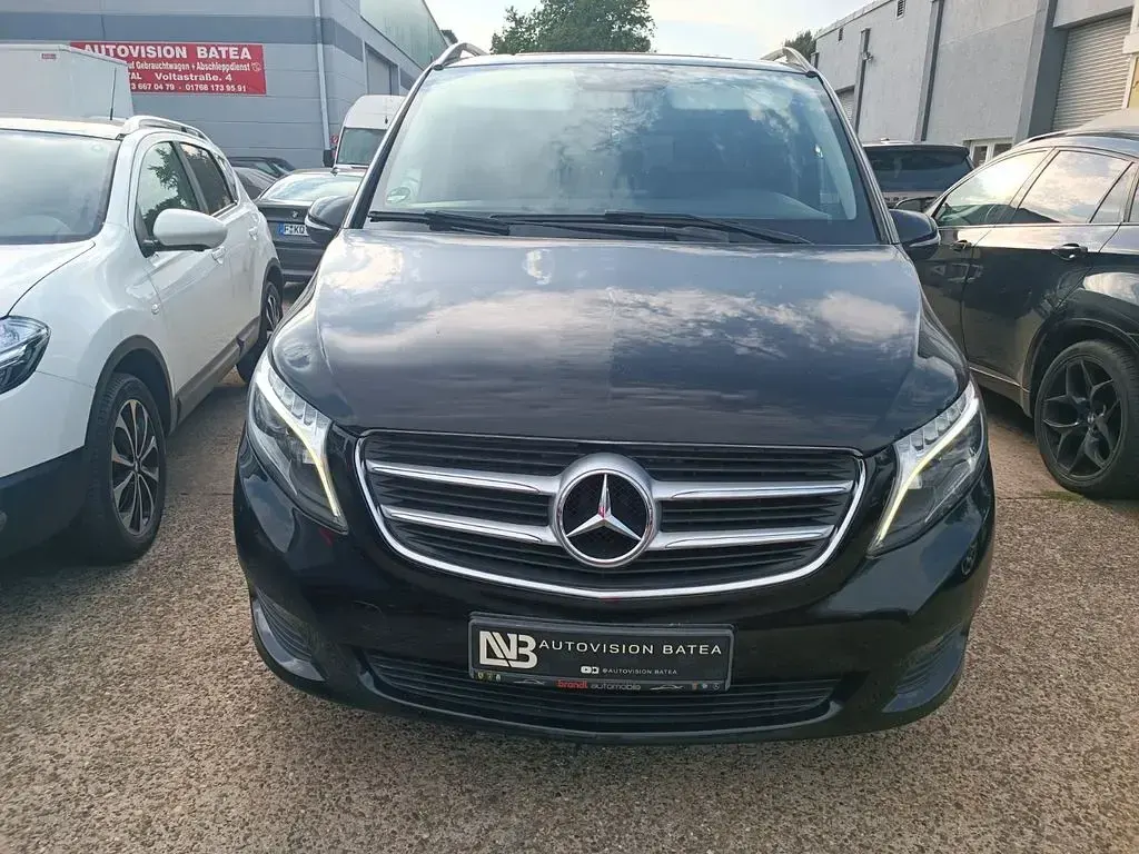Gebraucht Mercedes V220 Avantgarde 163 PS (119 kW) 2015 Obsidianschwarz Van / Kleinbus