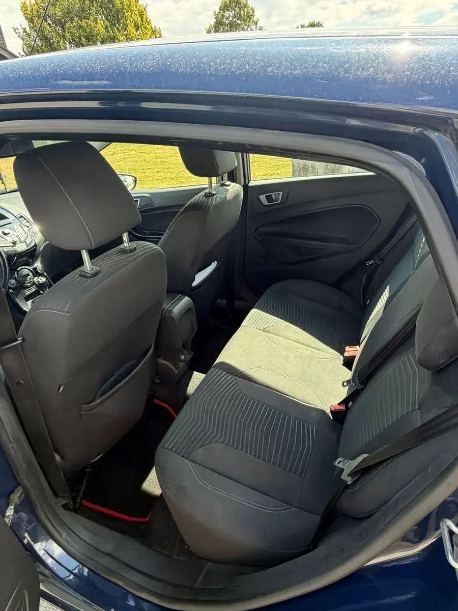 Gebraucht Ford Fiesta Titanium 80 PS (58 kW) 2014 Blau Kleinwagen