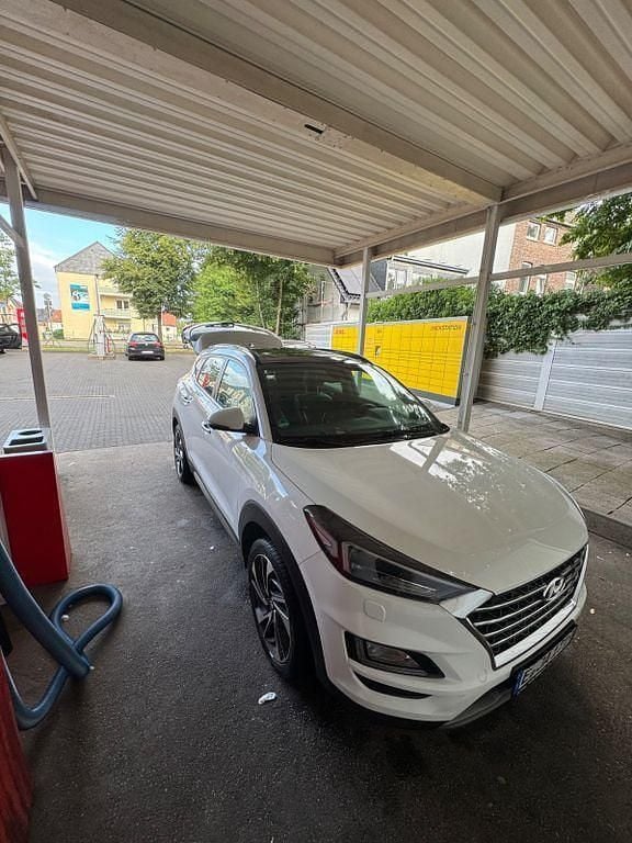 Weiß Gebraucht 2019 Hyundai Tucson Premium SUV | 18.400 € (Guter Preis) - Bild 1/4