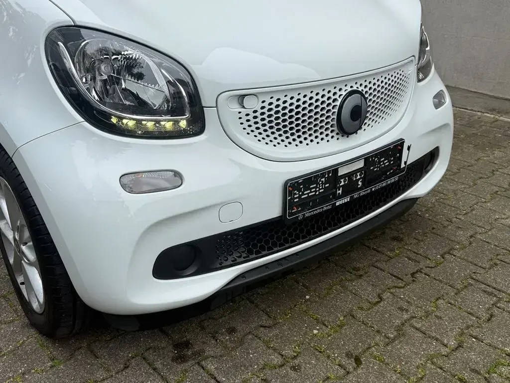 Używany Smart ForFour Basis 71 KM (52 kW) 2016 Biały Hatchback
