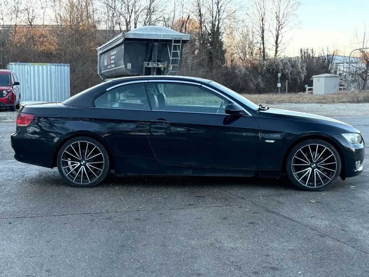Gebraucht BMW 320 Cabriolet M Sport 177 PS (130 kW) 2009 Schwarz Cabrio