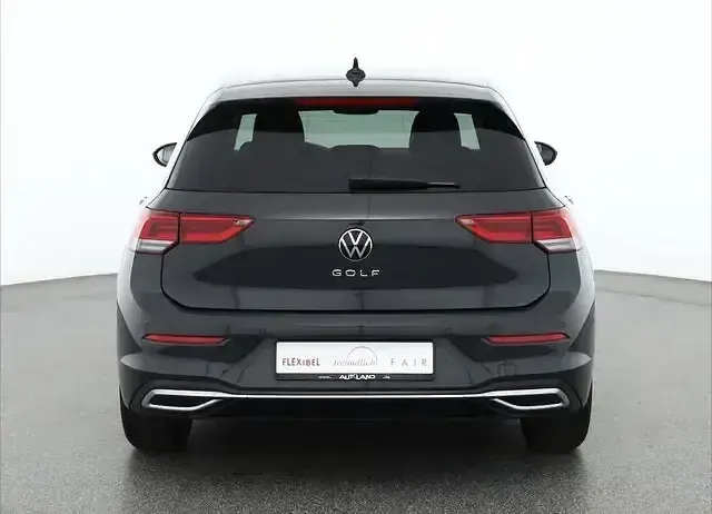 Gebraucht VW Golf VIII Move 110 PS (80 kW) 2024 Grau Limousine
