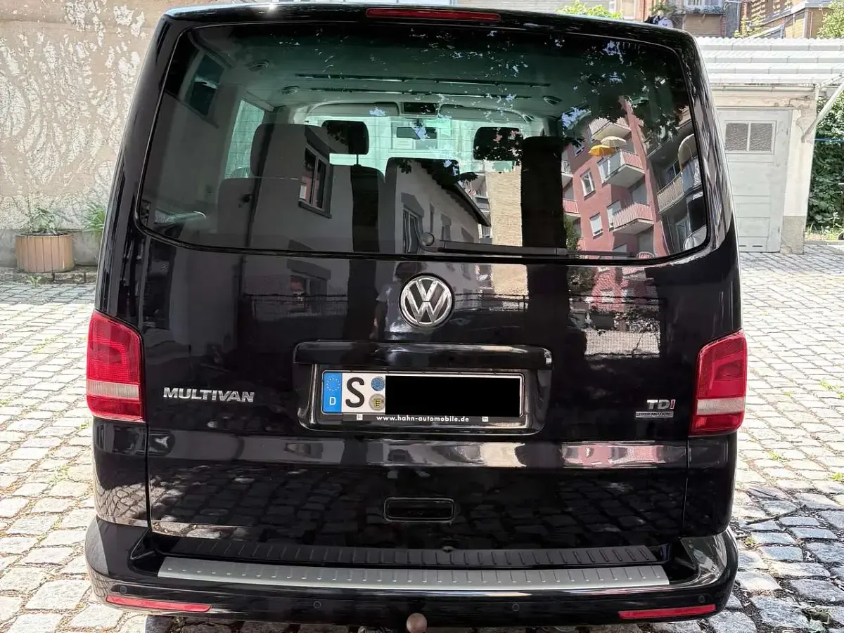 Gebraucht VW Multivan 140 PS (102 kW) 2013 Schwarz Van / Kleinbus