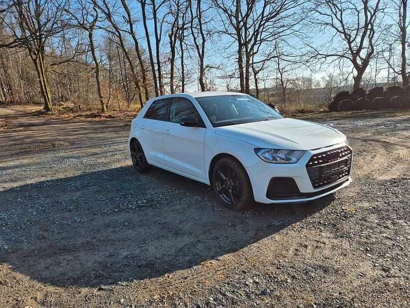 Gebraucht Audi A1 Sportback Advanced 95 PS (69 kW) 2023 Weiß Kleinwagen