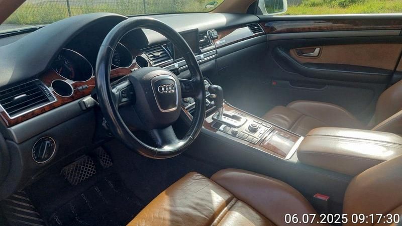Weiß Gebraucht 2005 Audi A8 Sport Limousine | 12.500 € (Teuer) - Bild 1/4