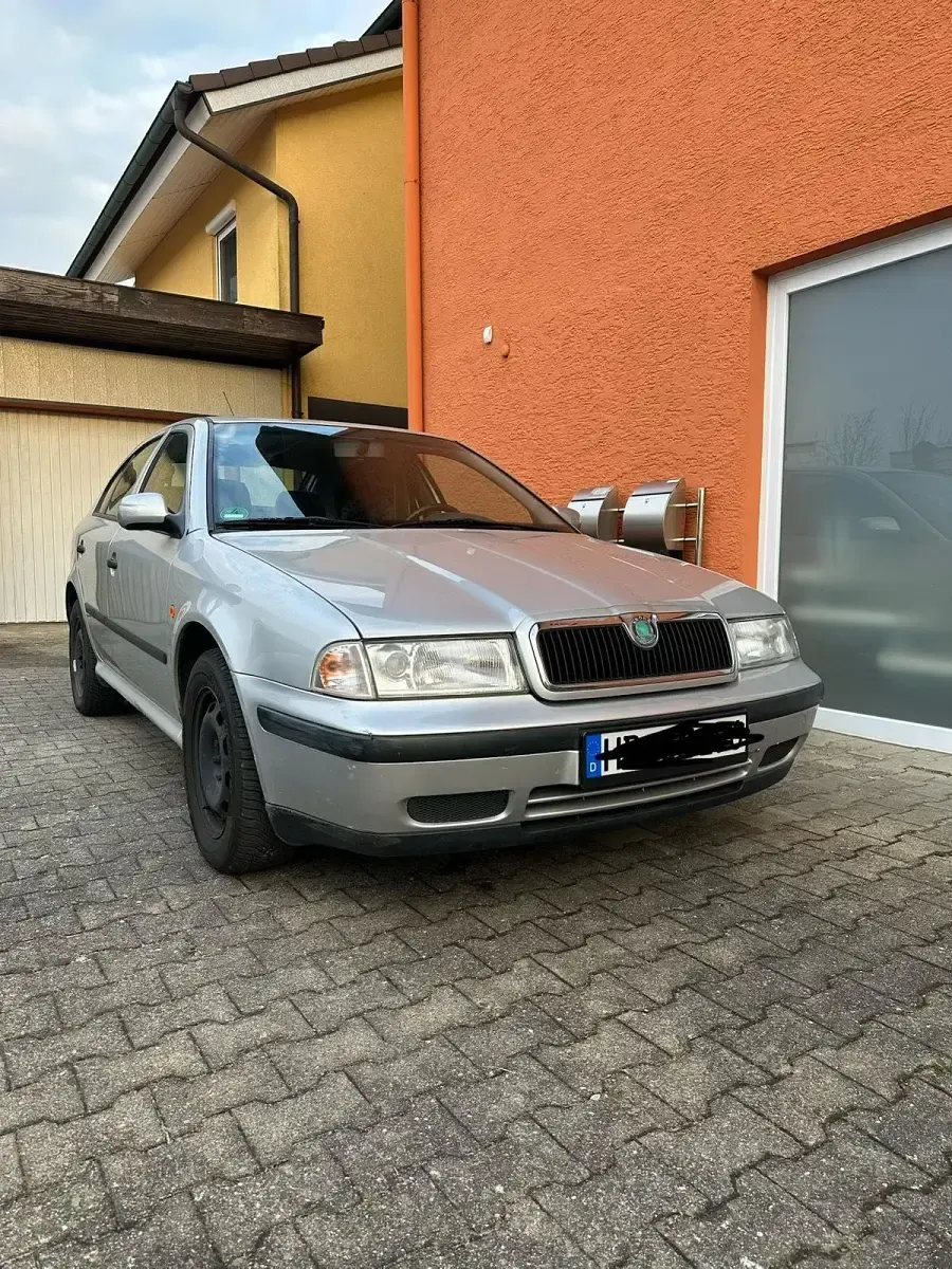 Gebraucht Skoda Octavia 100 PS (73 kW) 2000 Silber Limousine