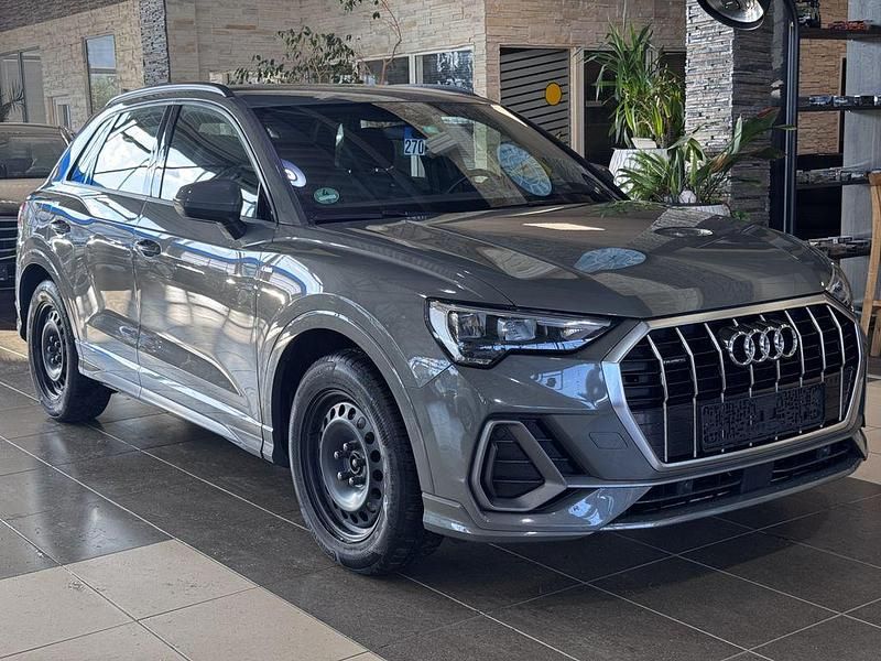 Grau Gebraucht 2021 Audi Q3 S-Line SUV | 26.900 € (Guter Preis) - Bild 1/4