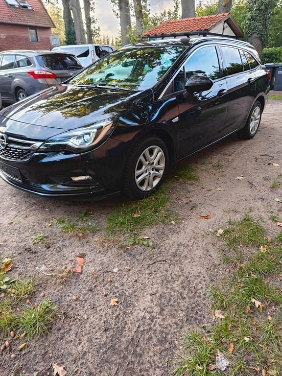 Schwarz Gebraucht 2017 Opel Astra Business Limousine | 5.200 € (Fairer Preis) - Bild 1/4