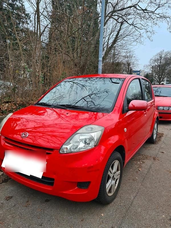 Gebraucht Daihatsu Sirion 70 PS (51 kW) 2008 Rot Kleinwagen