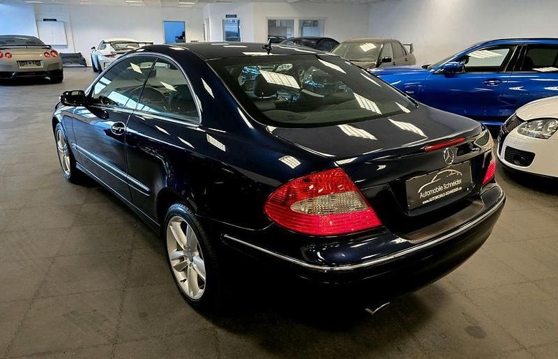 Gebraucht Mercedes CLK200 184 PS (135 kW) 2007 Blau Coupé