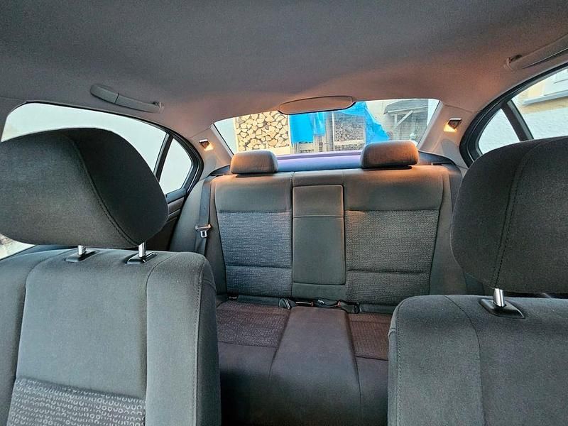 Gebraucht BMW 316 116 PS (85 kW) 2003 Schwarz Limousine
