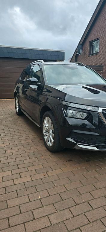 Schwarz Gebraucht 2020 Skoda Kamiq Ambition SUV | 15.499 € (Fairer Preis) - Bild 1/4