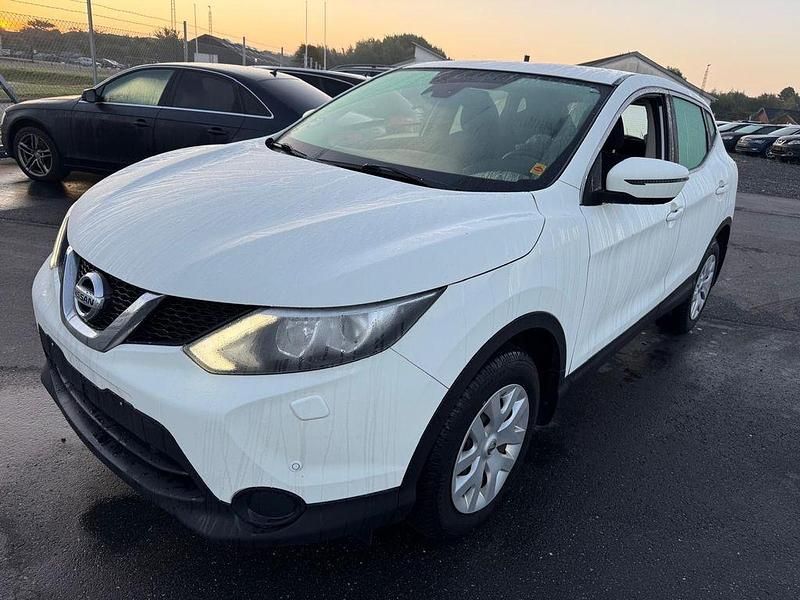 Weiß Gebraucht 2015 Nissan Qashqai Visia SUV | 8.300 € (Superpreis) - Bild 1/4