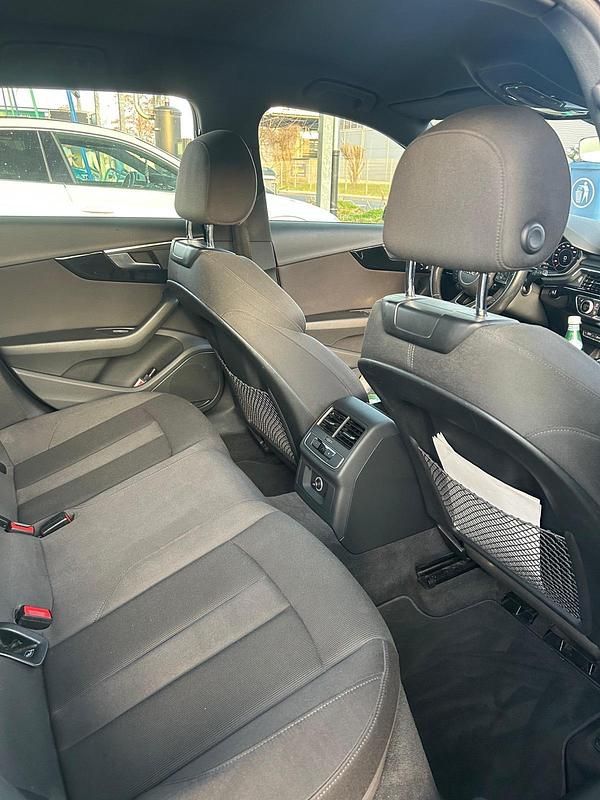 Gebraucht Audi A4 190 PS (139 kW) 2018 Grau Kombi