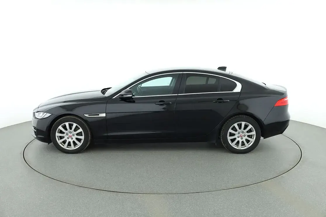 Gebraucht Jaguar XE Pure 200 PS (147 kW) 2018 Schwarz Limousine