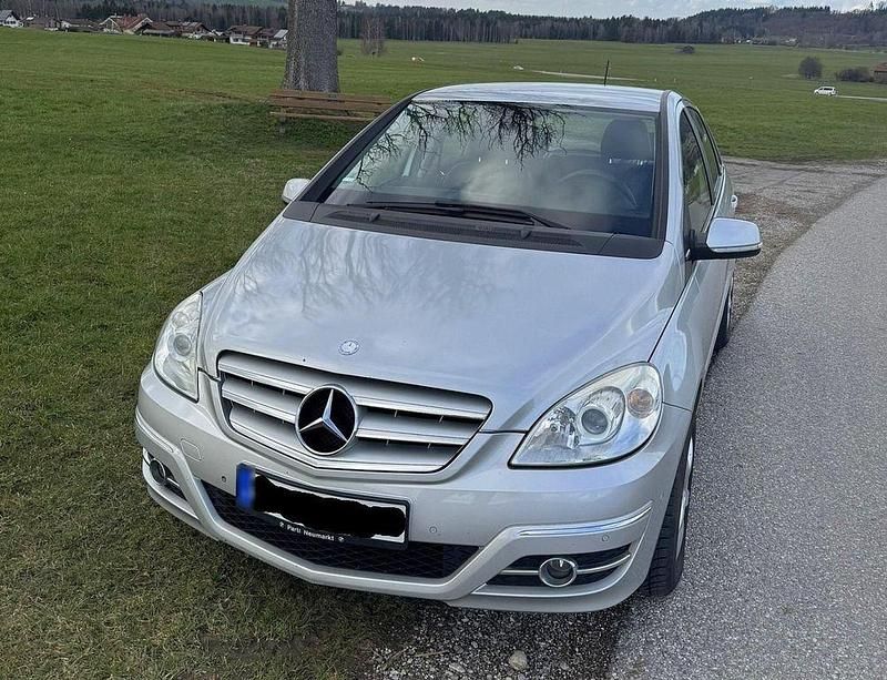 Gebraucht Mercedes B170 116 PS (85 kW) 2009 Silber Van / Kleinbus