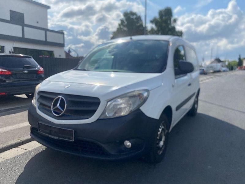 Weiß Gebraucht 2013 Mercedes Citan 109 Van / Kleinbus | 4.600 € (Guter Preis) - Bild 1/4