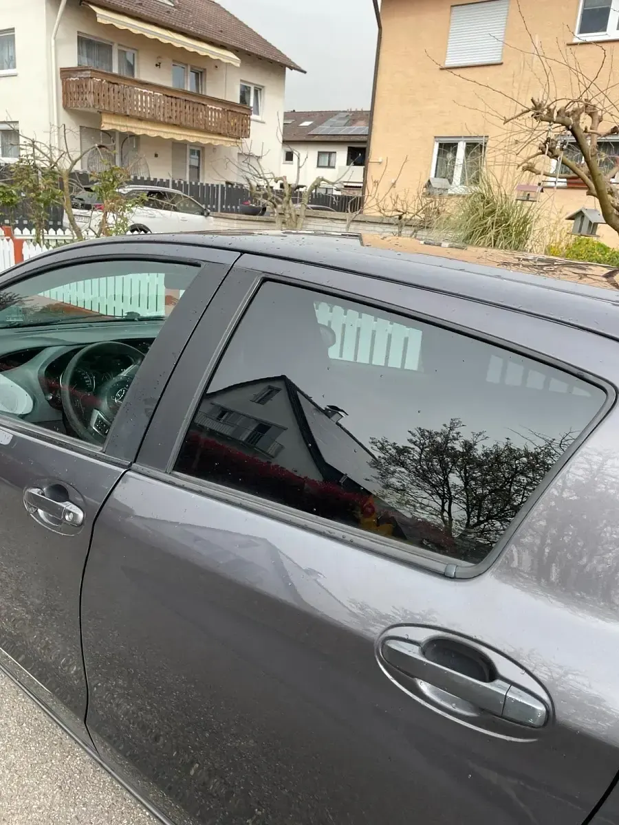 Gebraucht Toyota Yaris 69 PS (50 kW) 2017 Grau Kleinwagen