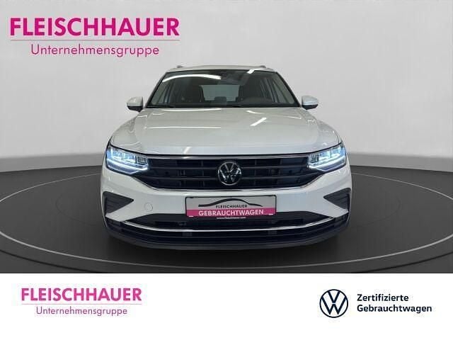 Gebraucht VW Tiguan Move 122 PS (89 kW) 2023 Weiss SUV