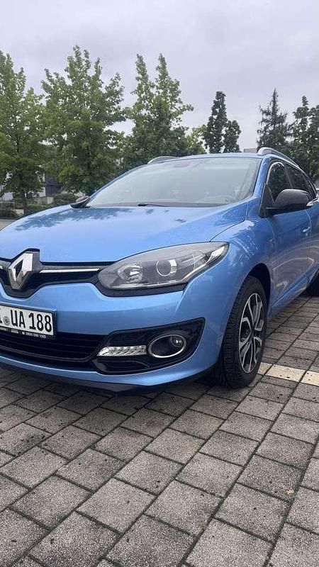 Blau Gebraucht 2015 Renault Mégane GrandTour LIMITED Kombi | 6.400 € (Fairer Preis) - Bild 1/4