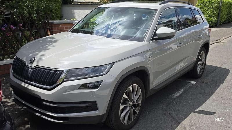 Grau Gebraucht 2021 Skoda Kodiaq SUV | 35.400 € (Guter Preis) - Bild 1/4