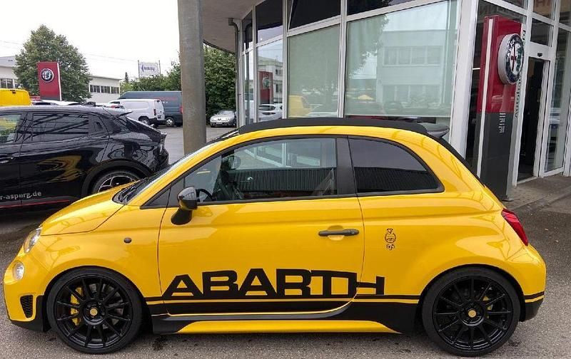 Colore esterno (modena gelb) Gebraucht 2019 Abarth 595C Competizione Cabrio | 21.990 € (Fairer Preis) - Bild 1/4