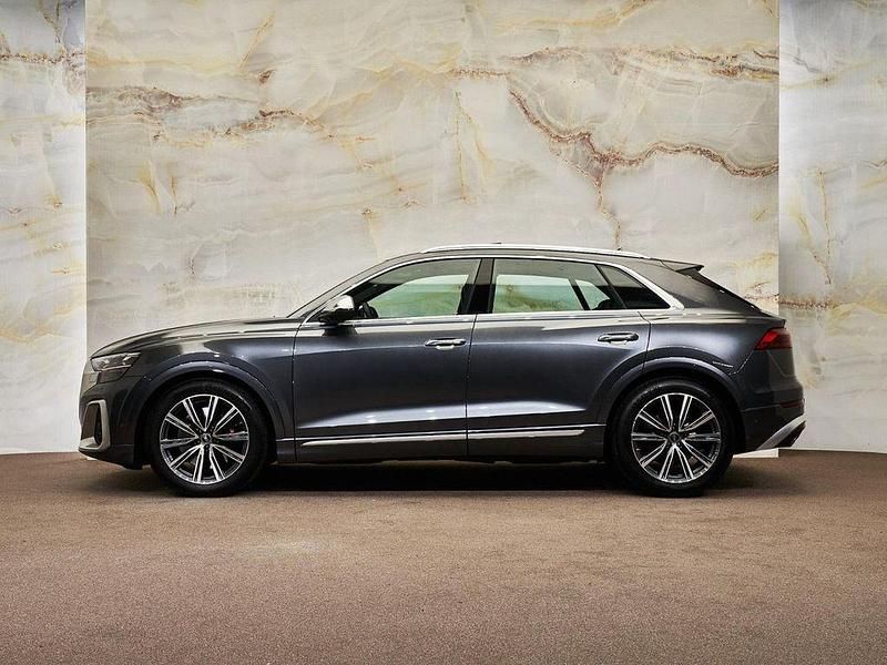 Gebraucht Audi SQ8 Sport 507 PS (372 kW) 2024 Grau SUV