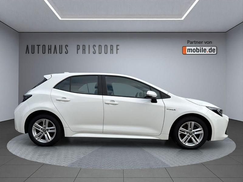 Gebraucht Toyota Corolla Hybrid Comfort 98 PS (72 kW) 2021 Weiß Limousine