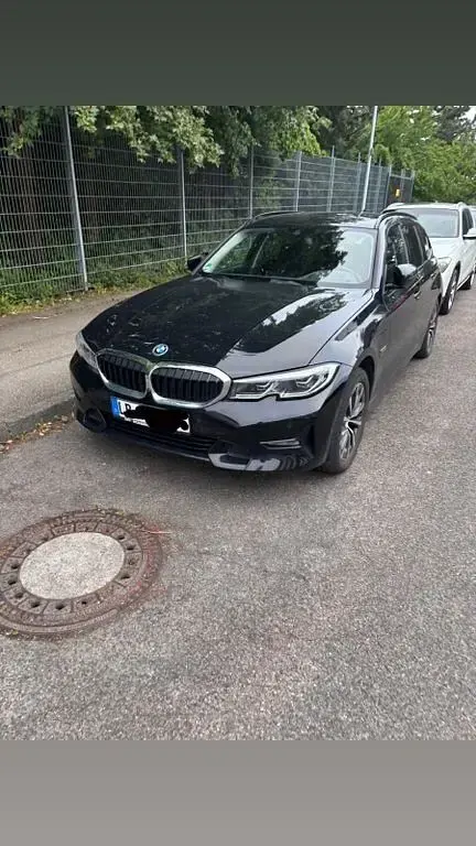 Gebraucht BMW 320e 204 PS (150 kW) 2021 Schwarz Kombi